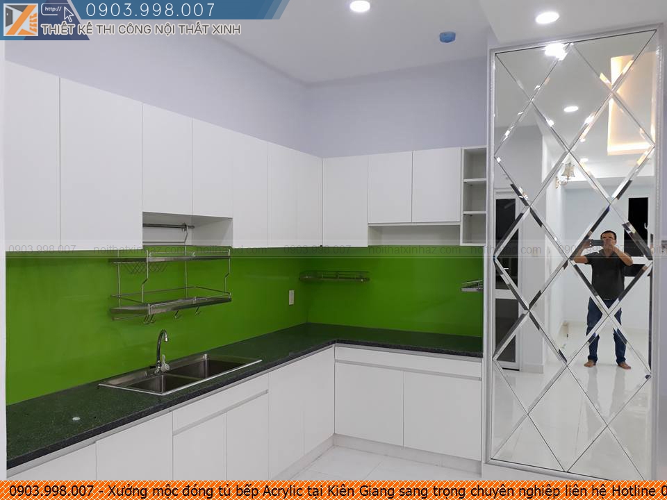 Xưởng mộc đóng tủ bếp Acrylic tại Kiên Giang sang trọng chuyên nghiệp liên hệ Hotline 090.399.8007